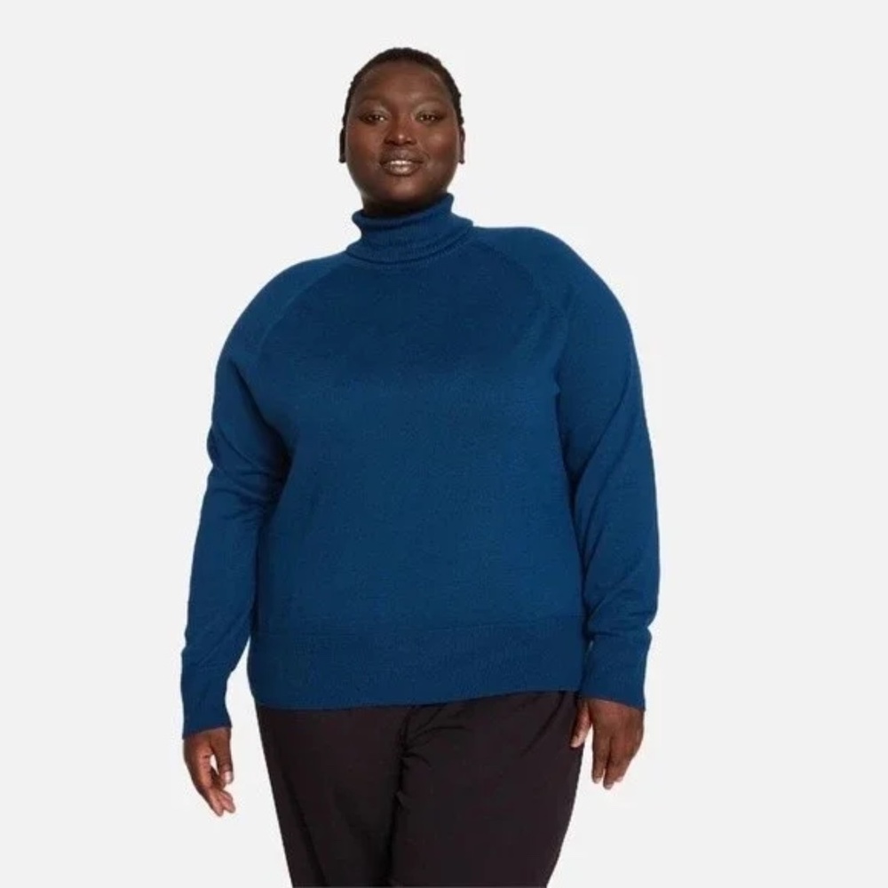 Universal Standard Turtleneck Renee Raglan Ocean Blue Women's size 14/16